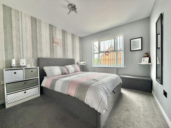 2 bed Flat for sale Image 10