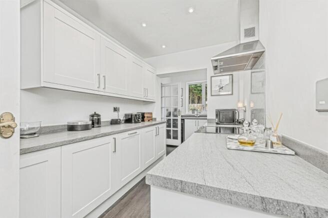 3 bed Semi-Detached for sale Image 8