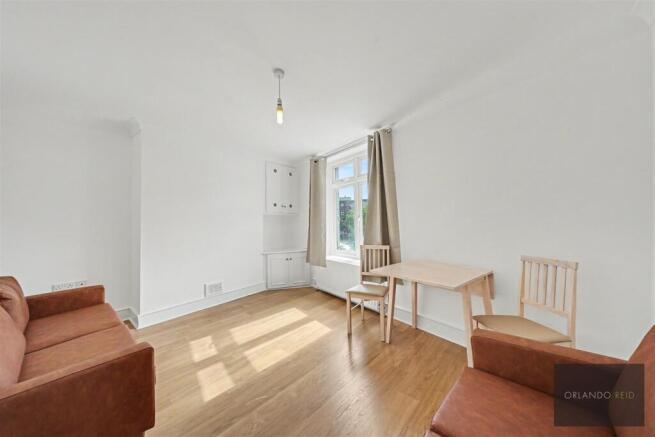 6A Clapham High Street SW4 7UT-5.jpg