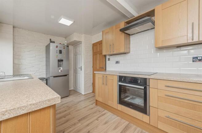 3 bed Terraced for sale Image 10