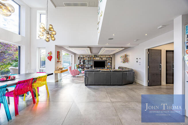 Manor Road, Chigwell, Essex photo 4