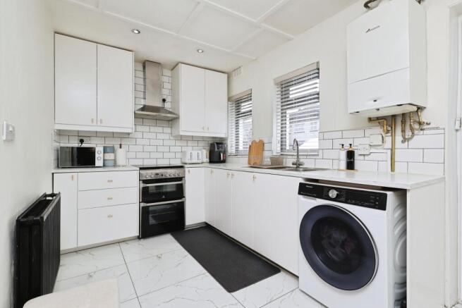 3 bed Semi-Detached for sale Image 8