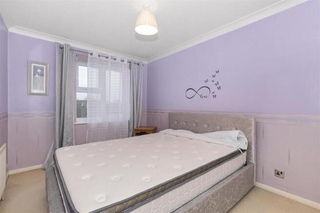 Bed 1.jpg