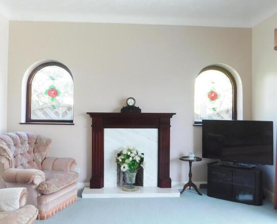 Main Lounge 2