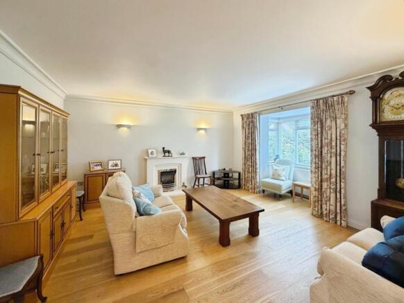 Hatchet Lane, Winkfield, Windsor, SL4 photo 4