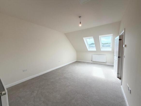 4 bed Semi-Detached for sale Image 10