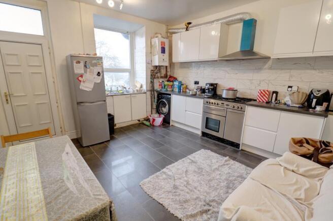 3 bed Terraced for sale Image 4