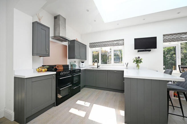 4 bed Detached for sale Image 10