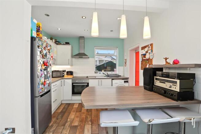 Kitchen_1.jpeg