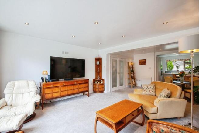 2 bed Flat for sale Image 9