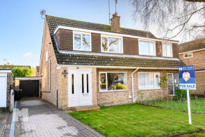 7, Cook Close, Ringwood BH24 1XS