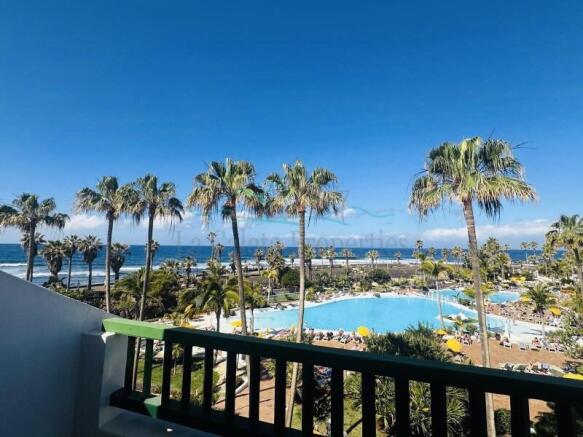 pool and sea view