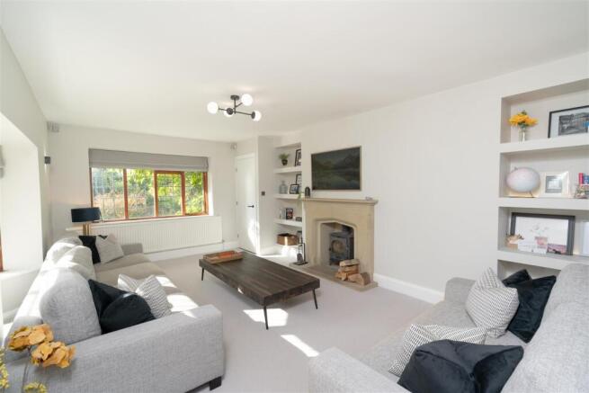 4 bed Detached for sale Image 5