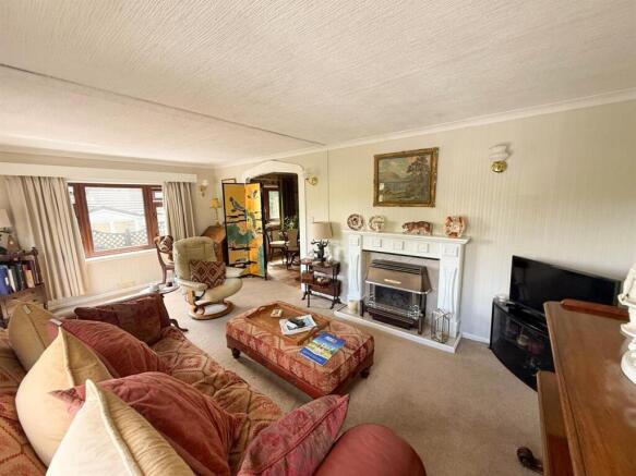 3 bed Park Home for sale Image 2