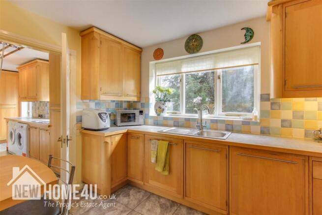 KITCHEN: