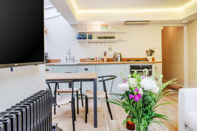 1437935-3-69dd150...