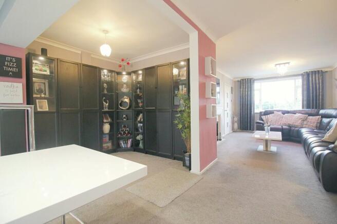 3 bed Semi-Detached for sale Image 9