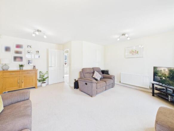 4 bed Semi-Detached for sale Image 7