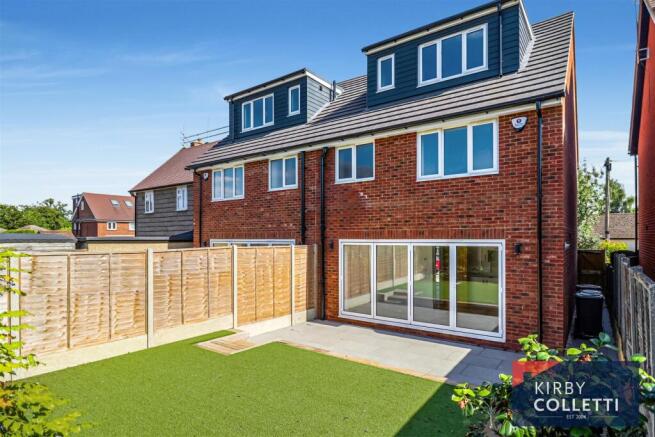 Frenchs Close, Stanstead Abbotts, Ware photo 3
