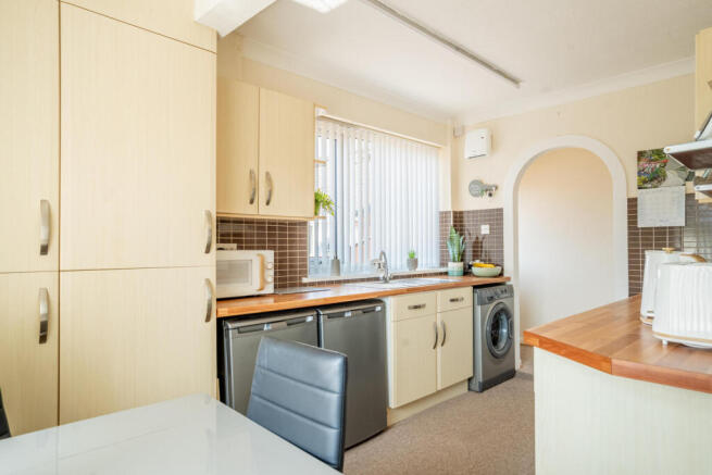 2 bed Bungalow for sale Image 6