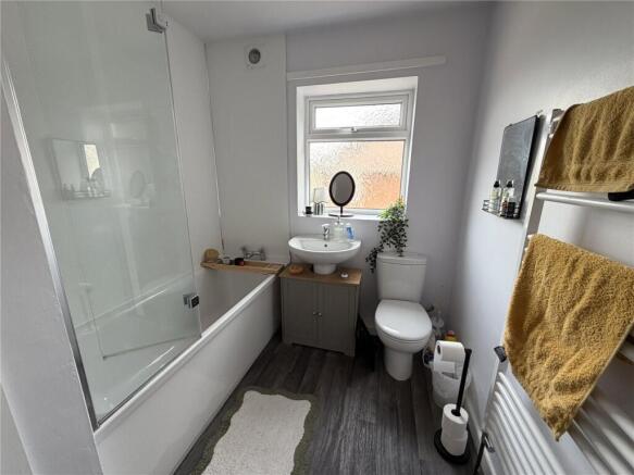 8 bed Apartment for sale Image 11