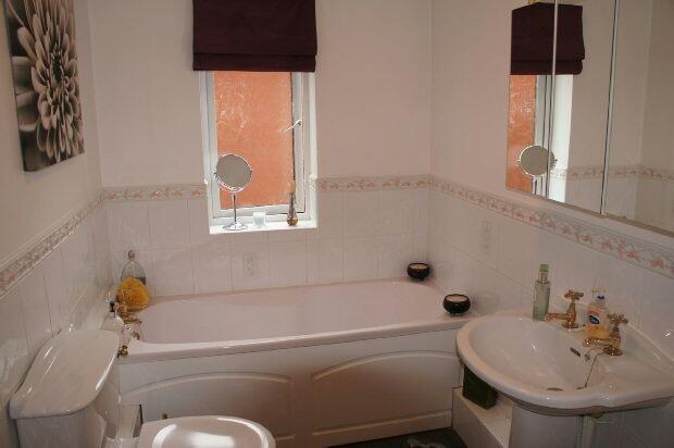 EN SUITE
