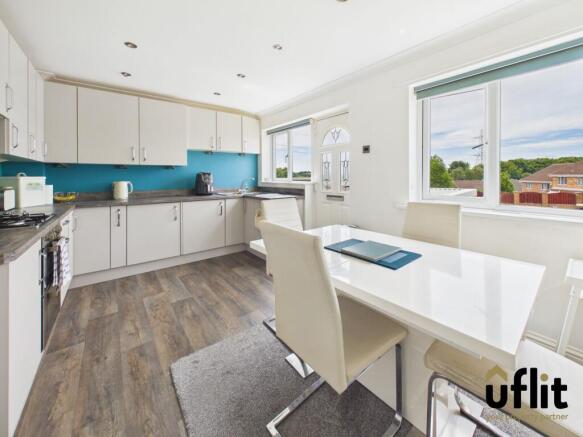 3 bed Semi-Detached for sale Image 5