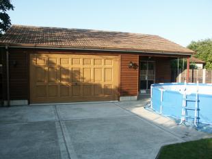DOUBLE GARAGE