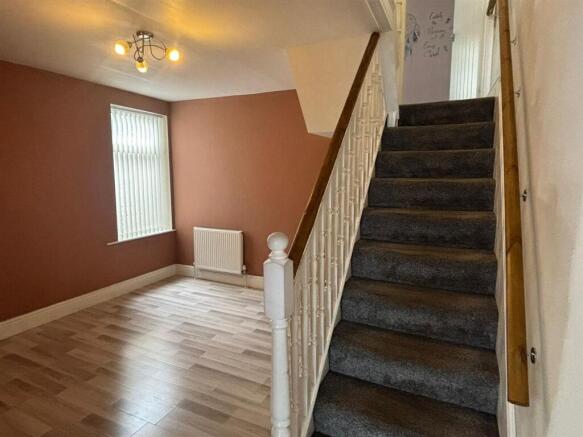 3 bed House to rent Image 8