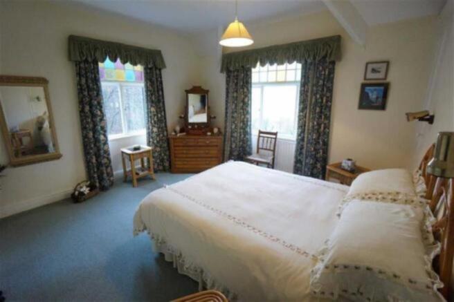 DOUBLE ASPECT BEDROOM 1