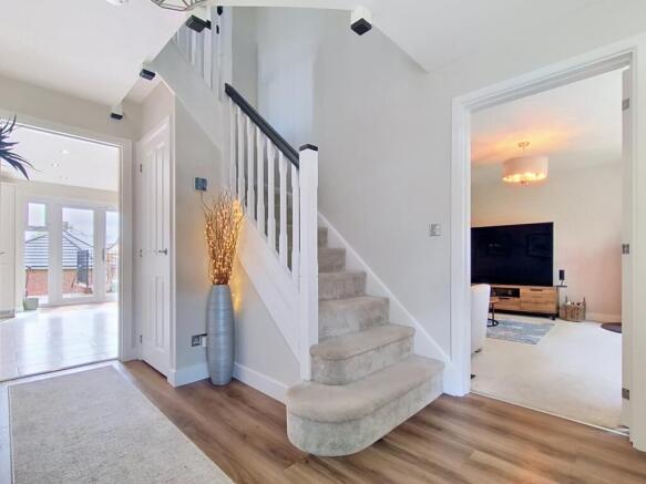 4 bed Detached for sale Image 5