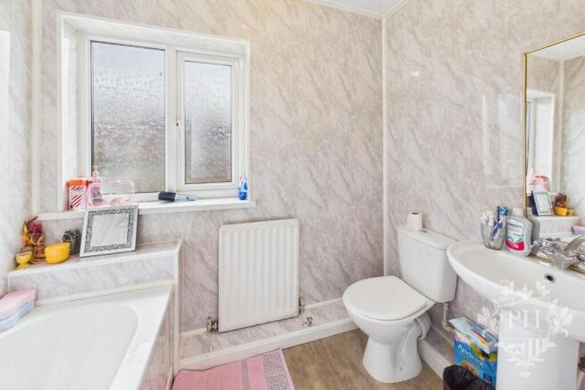 3 bed Semi-Detached for sale Image 8