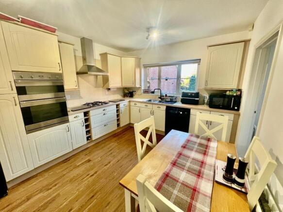 Kitchen/Breakfast Room