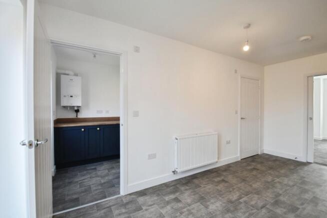 3 bed Semi-Detached for sale Image 6