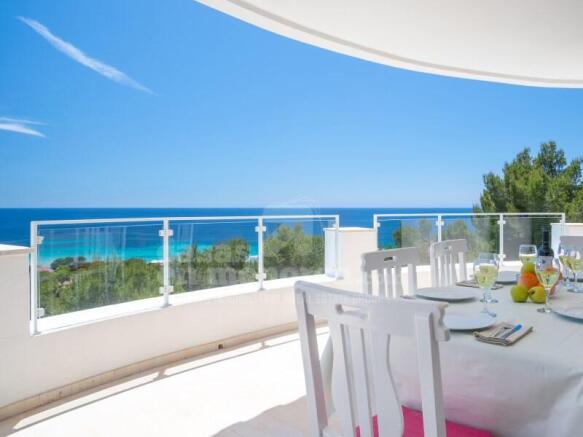 Spectacular villa with license and sea views in Santo Tomás