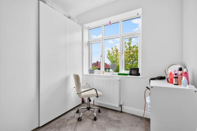 4 bed Semi-Detached for sale Image 11