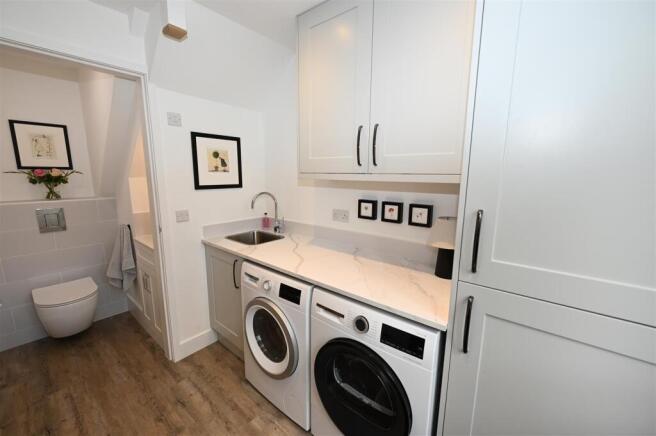 4 bed Detached for sale Image 8