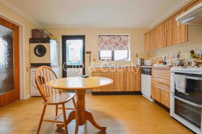 kitchen-breakfast room.jpg