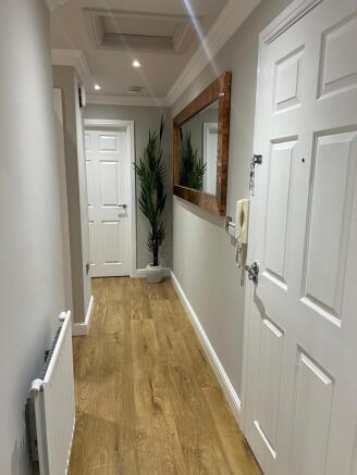 2 bed Apartment to rent Image 10
