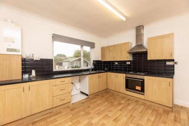 3 bed Semi-Detached for sale Image 4