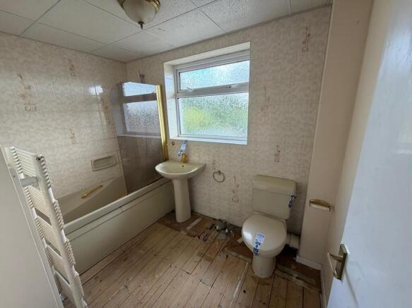 3 bed Semi-Detached for sale Image 11