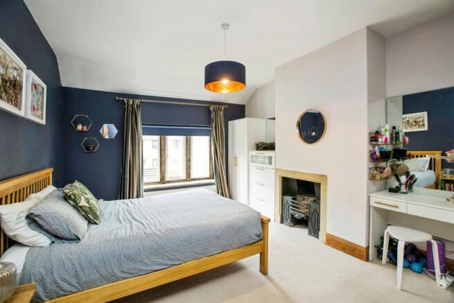 3 bed Terraced for sale Image 9