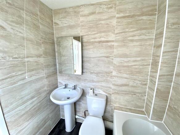 FAMILY BATHROOM