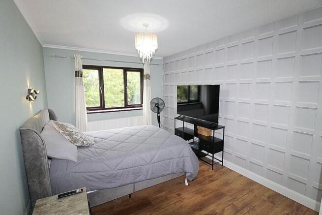 3 bed Semi-Detached for sale Image 12