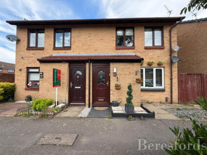 Sarre Avenue, Hornchurch, RM12