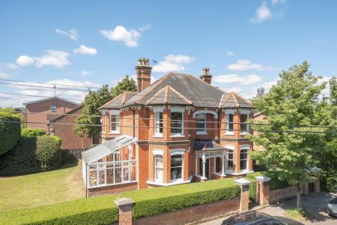 Cargate Avenue, Aldershot, GU11