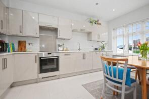 19, Wrenthorpe Close, Wrenthorpe, Wakefield WF2 0GL