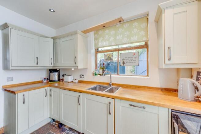 5 bed Terraced for sale Image 6