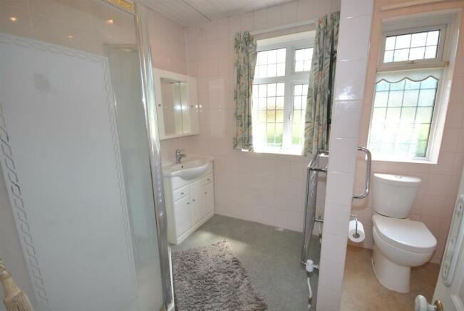 SHOWER ROOM