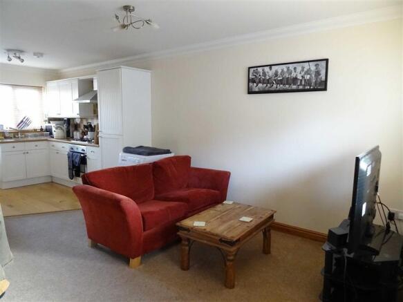 LIVING AREA: